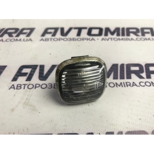 Повторювач повороту Skoda Fabia 2007-2010 1U0949127B